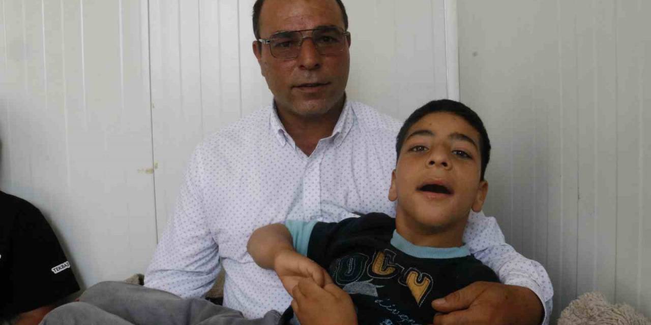 Depremde Evsiz Kaldı, Oğlunun Tedavisi İçin Ailesiyle Adana’ya Yerleşti