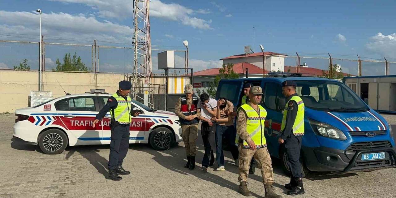 Şüphe Üzerine Durduran Araç Çalıntı Çıktı