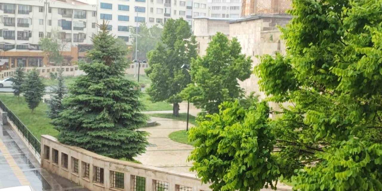 Sivas Valiliği Uyardı: Kuvvetli Sağanak Yağışa Dikkat