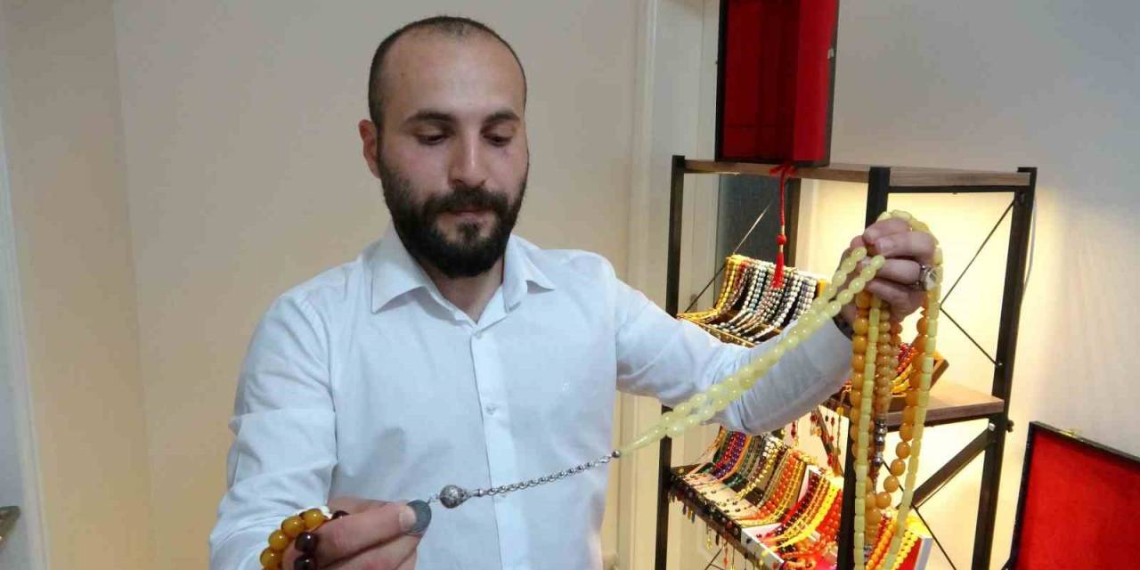 Depremde İlk İşi Milyonluk Tesbihlerini Kurtarmak Oldu