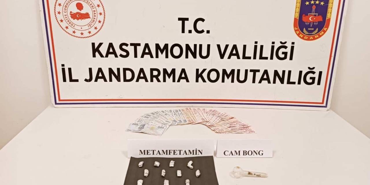 Kastamonu’ya Getirdiği Uyuşturucu Maddeyi Piyasaya Sürmek İsteyen Şahıs Gözaltına Alındı
