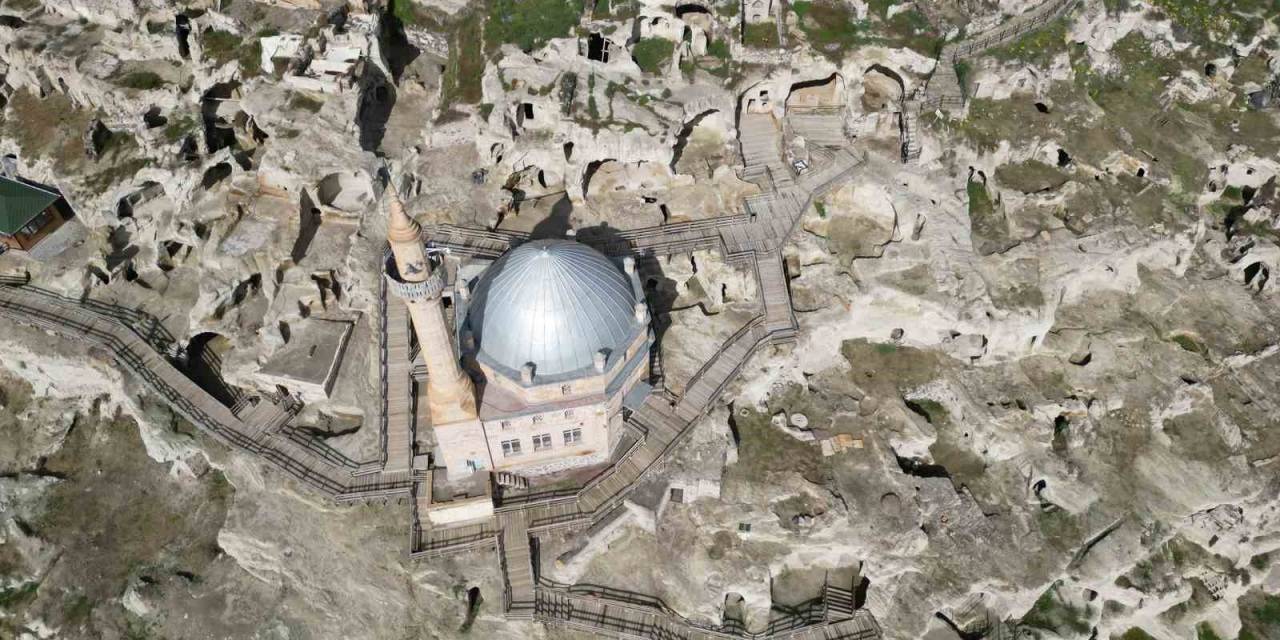 Nero Rehberleri Kayaşehir Ve Meryem Ana Kilisesi’ni Gezdi