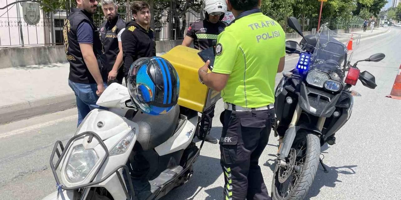 Uygulamadan Kaçarken Yakalanan Sürücü, “ehliyetim Yanımda Yoktu, Döndüm, Polis Abi Allah Razı Olsun Beni Yakaladı”