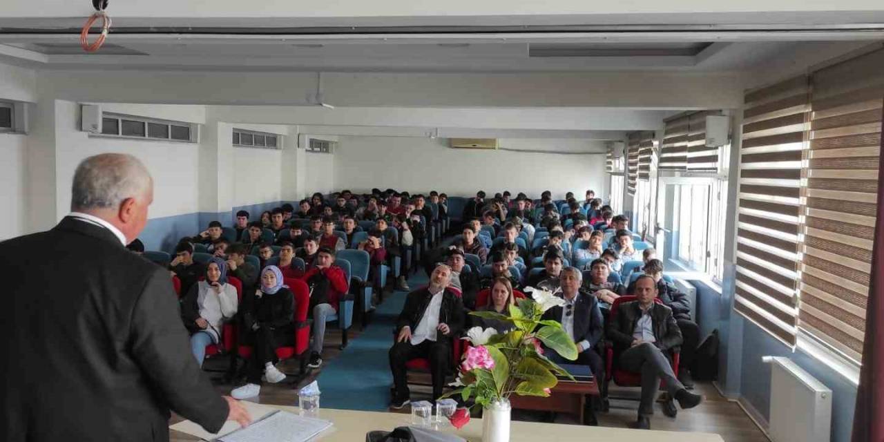 Öğrencilere "bilimin Yıldızları" İsimli Konferans Verildi