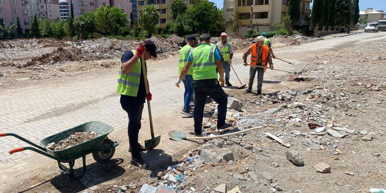 Sokak Ve Caddelerde Temizlik Çalışması