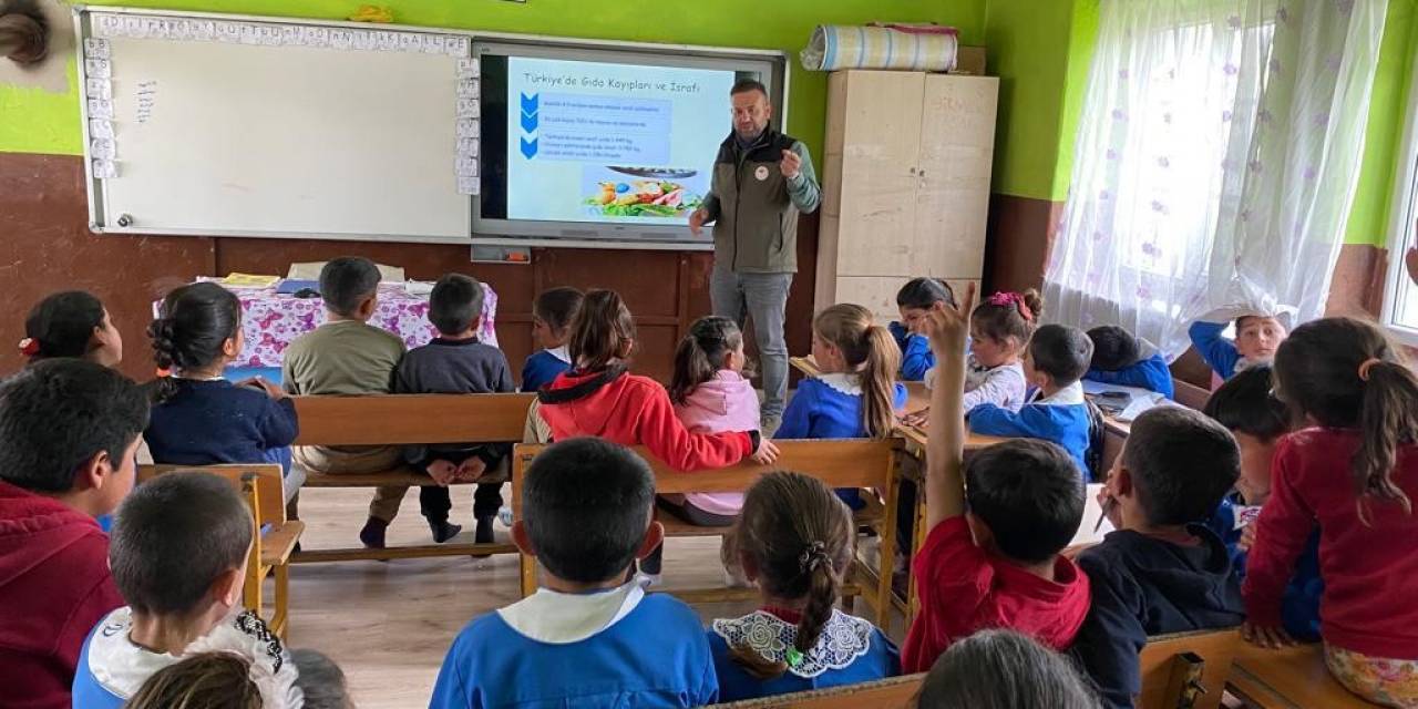 Kars’ta Okullarda Hijyen Eğitimi Veriliyor