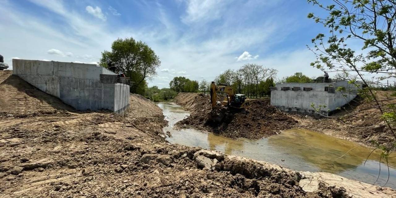 Selde Hasar Gören Turgutbey Köprüsü Yenileniyor