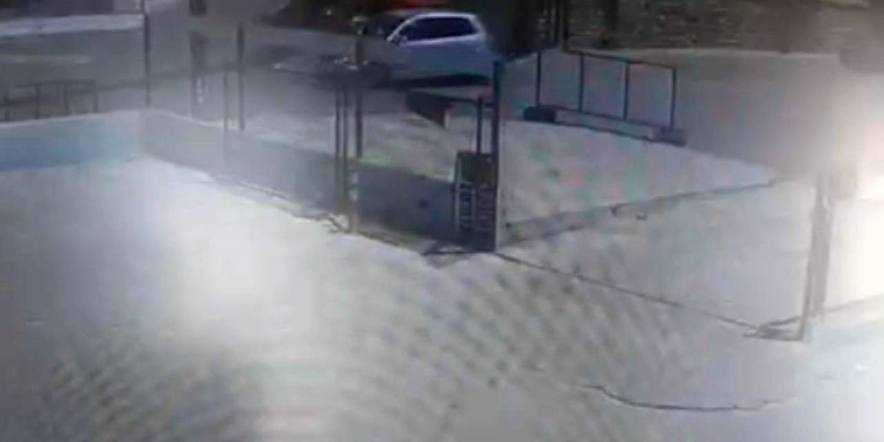 Otomobile Çarpan Bisikletli Çocuk Yaralandı, Kaza Anı Kamerada