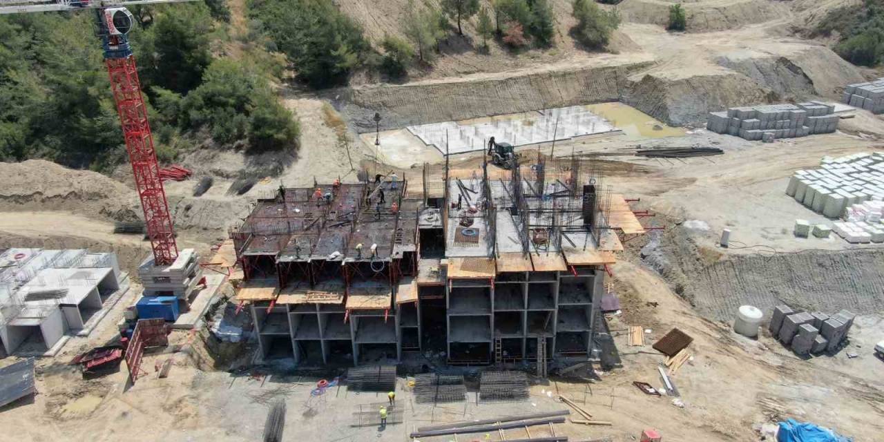 Adana’da Kalıcı Toki Konutları Yükselmeye Başladı
