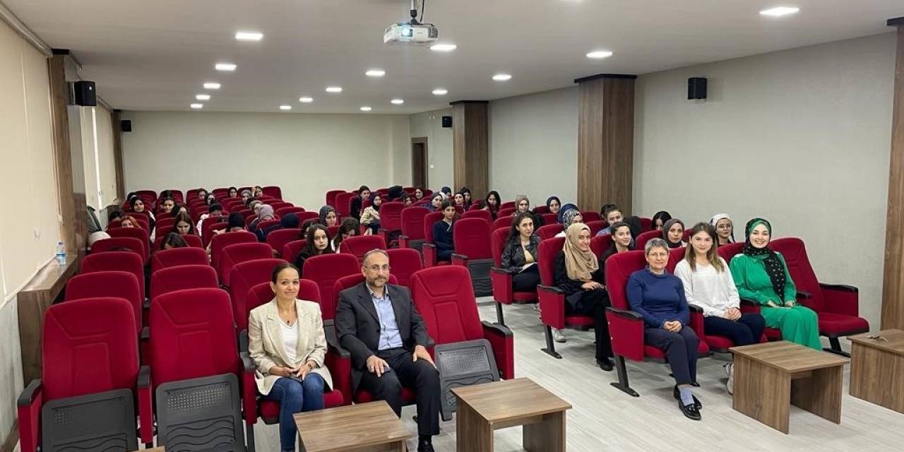 Scü’de Ebelikte Kariyer Planlaması Anlatıldı