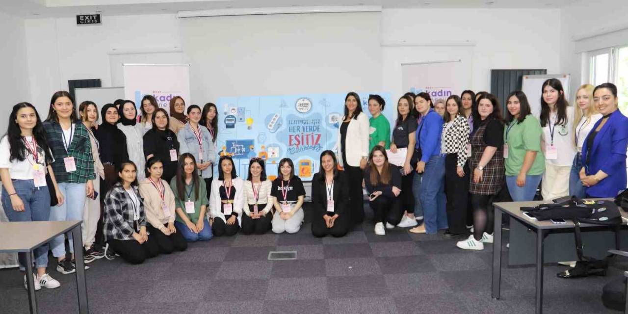 Genç Kızlar Enerji Sektörünü Tanıdı