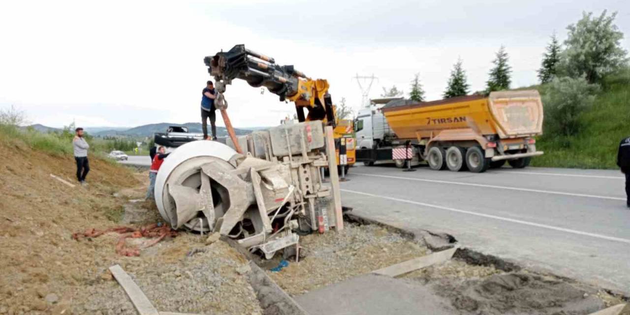 Bilecik’te Beton Mikserinin Devrilmesi Sonucu 1 Kişi Yaralandı