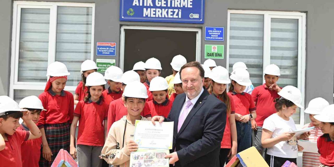 Karesi Atık Getirme Merkezi Öğrencileri Ağırladı