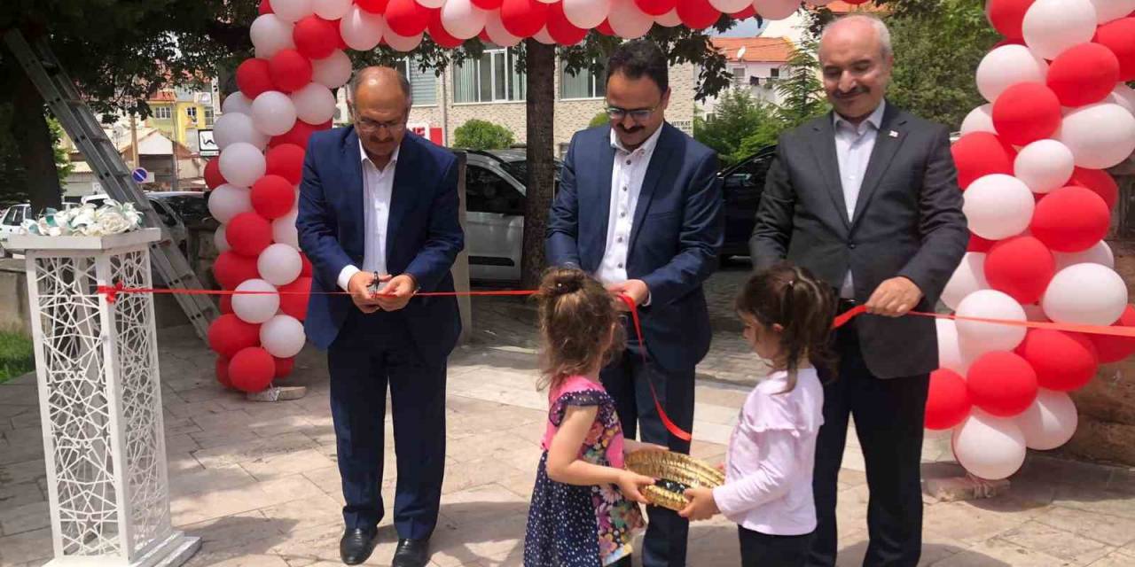 Gediz’de Hayır Çarşısı Kuruldu