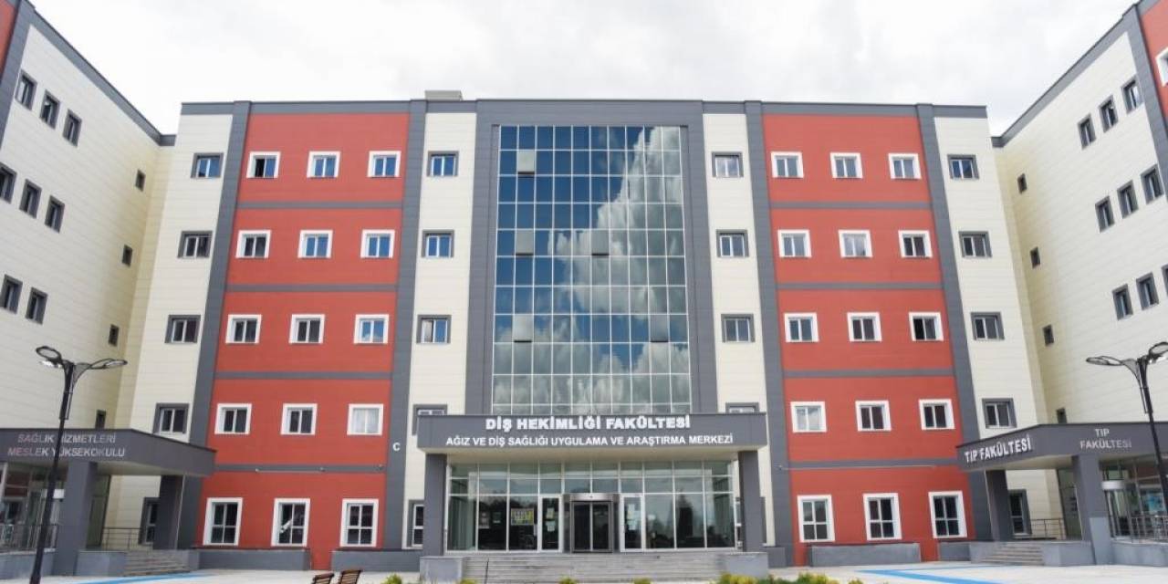 Ağız Ve Diş Sağlığı Merkezinin Altyapı Çalışmaları Büyük Bir Sürat Ve Titizlikle Yapılıyor