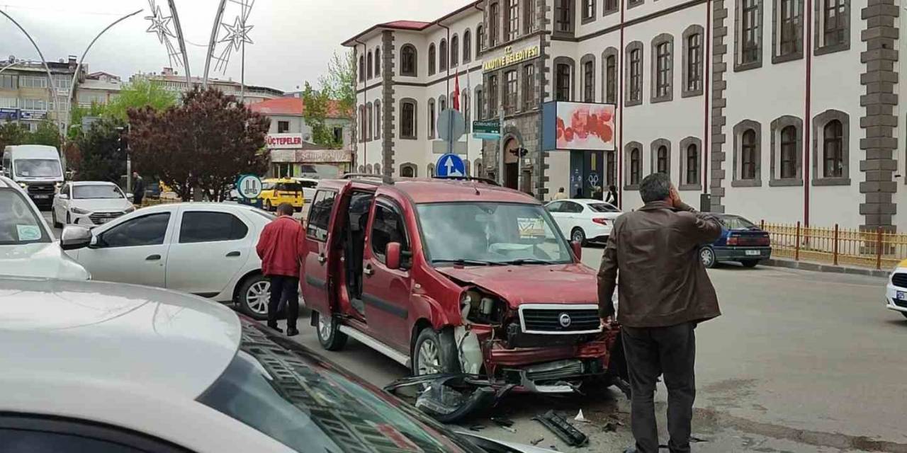 Ters Yöne Giren Yabancı Plakalı Otomobil Kazaya Neden Oldu