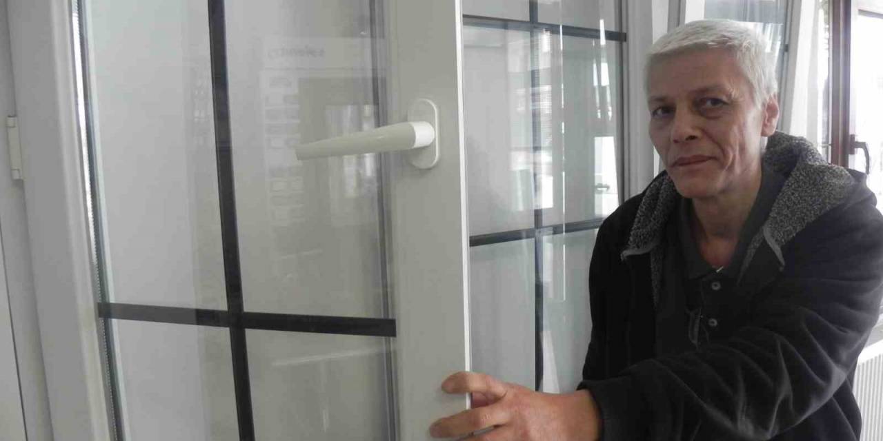 Pencere Yenilemede Antrasit Ve Altın Meşe Rengi Revaçta