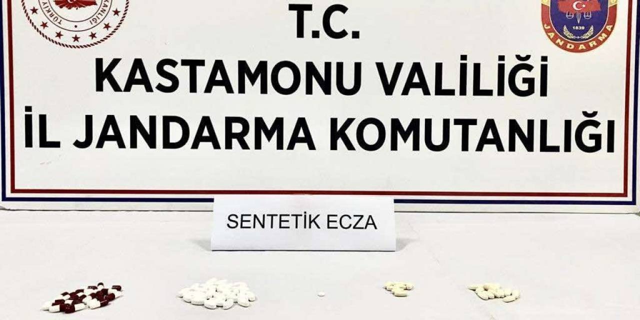 Kastamonu’ya Getirdiği Uyuşturucu Maddeyi Piyasa Sürmek İsteyen İki Şahıs Gözaltına Alındı