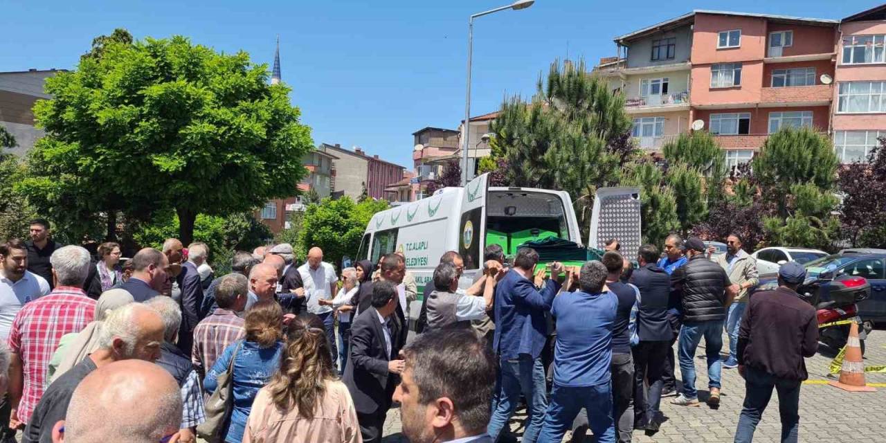 Avukat Fikret Güngör, Adliyede Düzenlenen Cenaze Töreniyle Ebediyete Uğurlandı