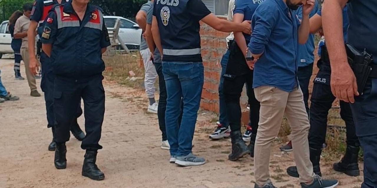 Tartıştığı Amcasına Kurşun Yağdırdı