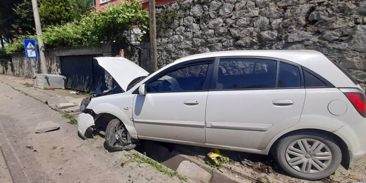 Kontrolden Çıkan Otomobil Duvara Çarparak Durabildi: 1 Yaralı