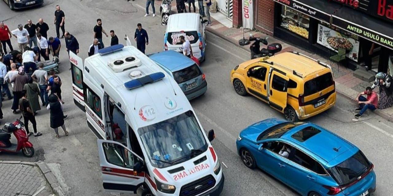 Samsun'da Bıçaklı, Sopalı Kavga Kamerada: 1 Ölü, 2 Yaralı