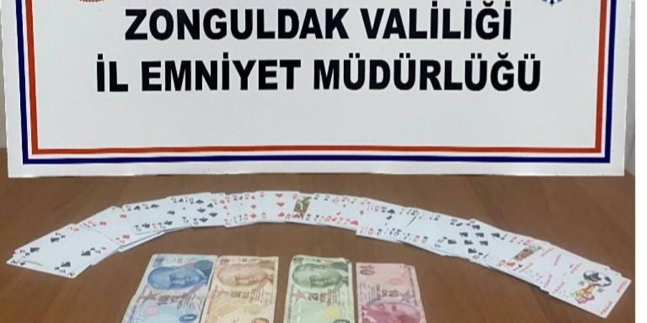 Polis Uygulamasında Uyuşturucu Ele Geçirildi, 4 Kişi Yakalandı