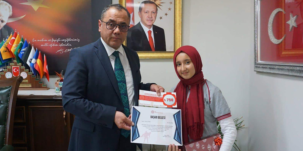 Hasan Sağır İmam Hatip Ortaokulu öğrencisi Esma, Türkiye ikincisi oldu