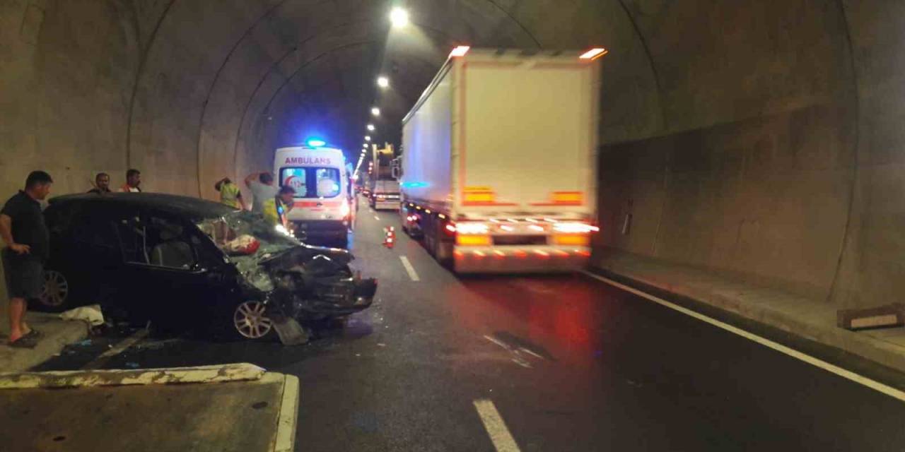 Ayvacık’ta Tünelde Trafik Kazası: 1 Ölü, 4 Ağır Yaralı
