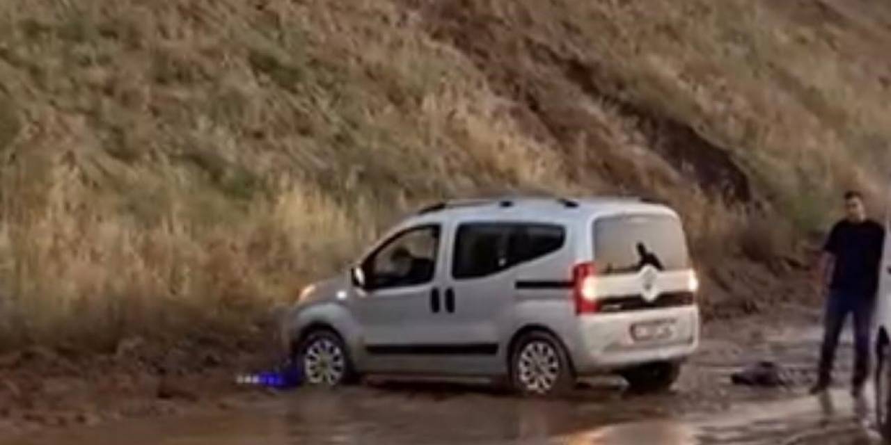 Kaza Yapan Aracı, Arama-kurtarma Ekibi Çıkardı