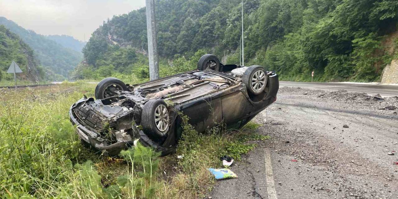 Yoldan Çıkan Otomobil Taklalar Attı: 1 Yaralı