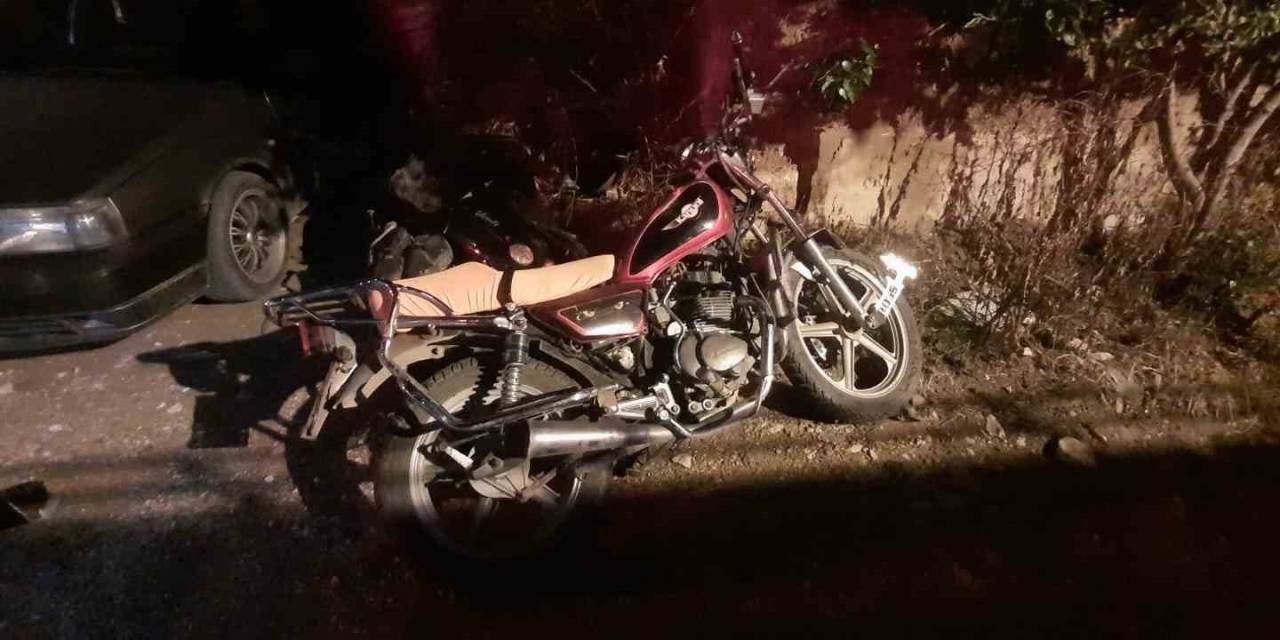 Bilecik’te 2 Motosiklet Kafa Kafaya Çarpıştı, 3 Kişi Yaralandı