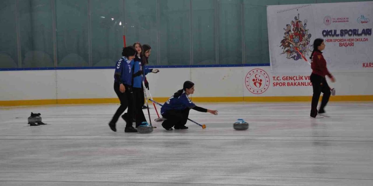 Kars’ta Curling Türkiye Şampiyonası Heyecanı