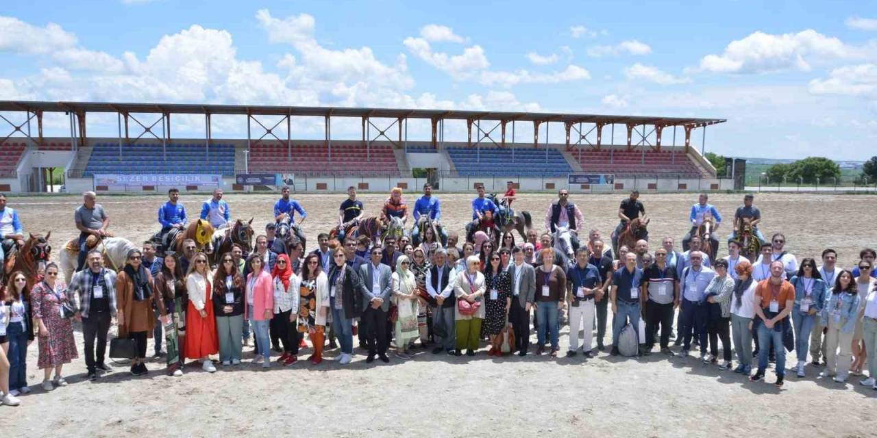 Uluslararası Konuklara Ata Sporu “cirit” Tanıtıldı