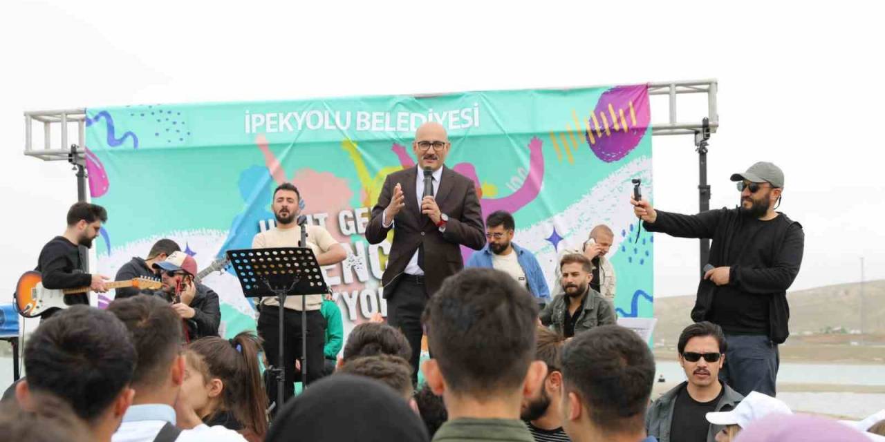 İpekyolu Belediyesi’nden Yk ’ye Girecek Öğrencilere Motivasyon Etkinliği