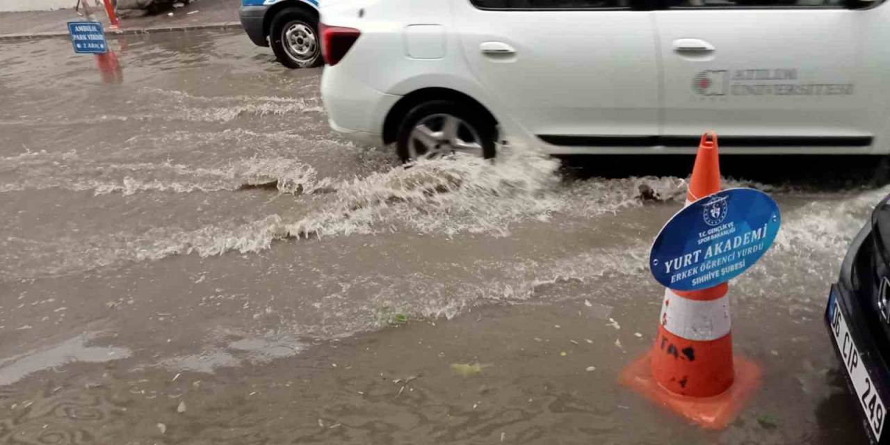 Başkentte Dolu Ve Sağanak Yağış Etkili Oldu