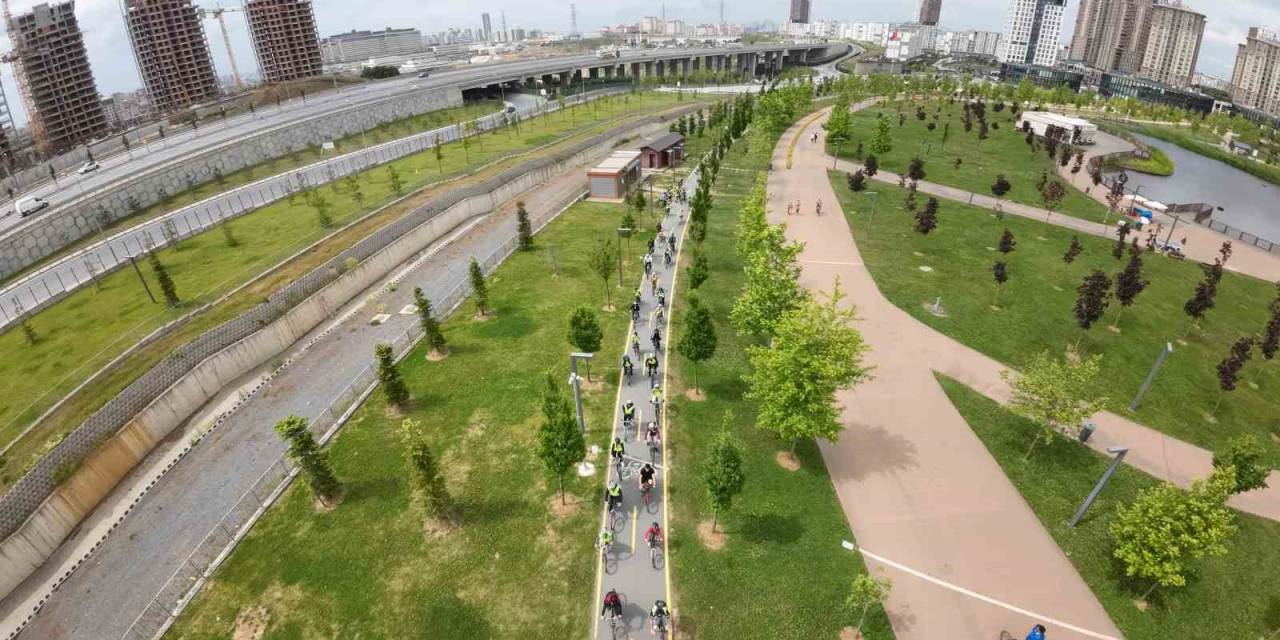 Başakşehir’de Bisiklet Tutkunları Pedalları Sağlığa Çevirdi