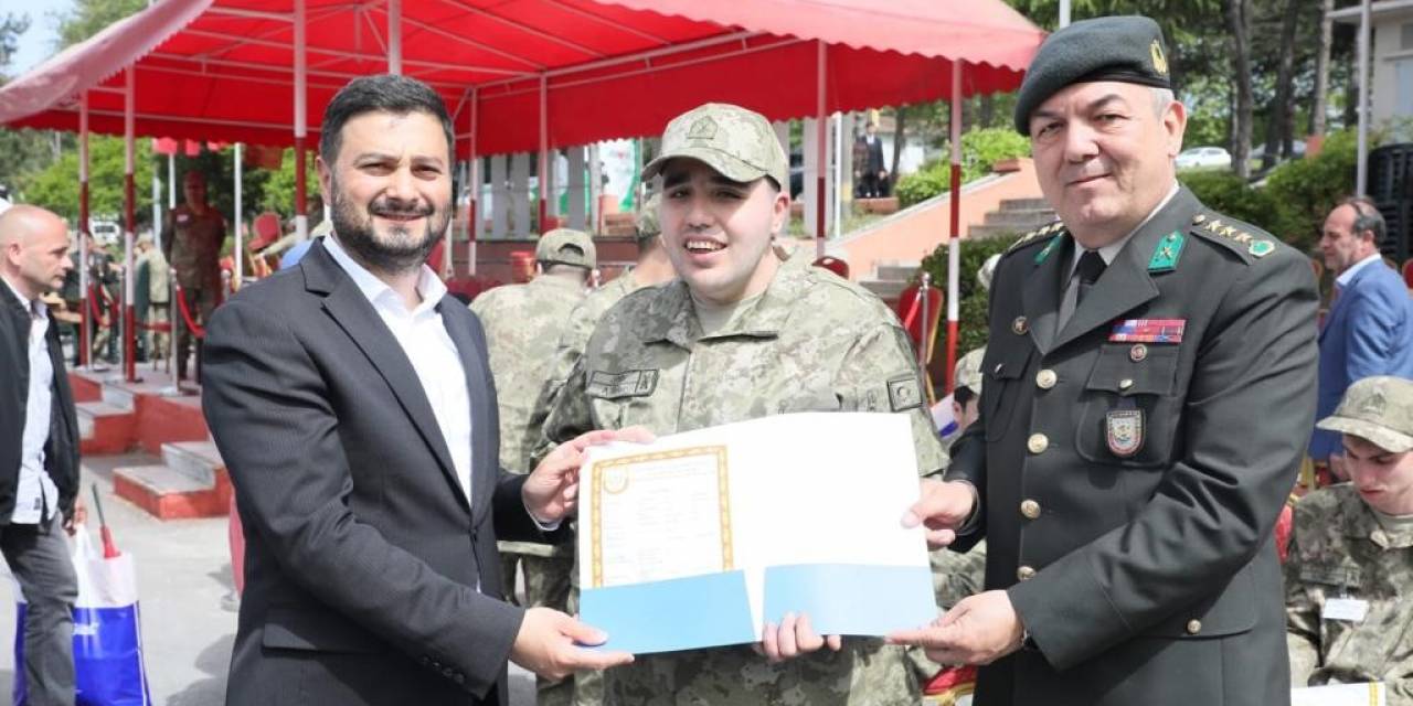 Kağıthane’de Engelli Bireylere Asker Kınası Yakıldı