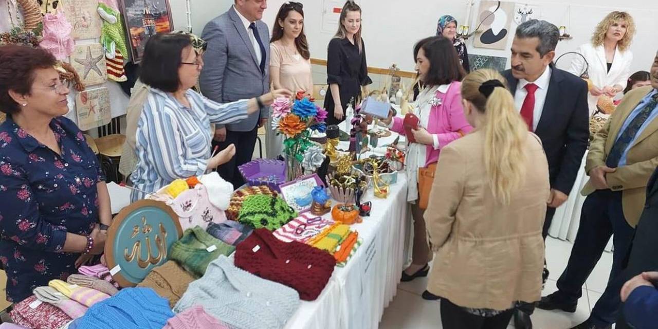 Huzurevi Sakinlerinin Sergisi Göz Doldurdu