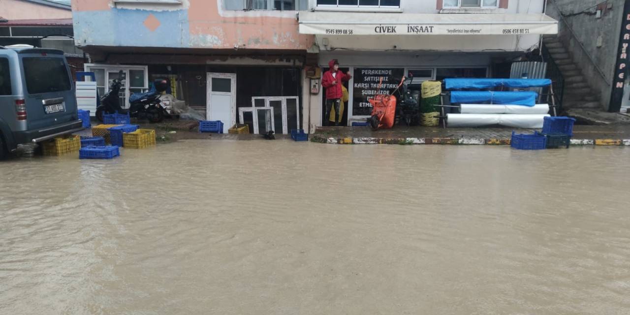 Kastamonu’da Kuvvetli Sağanak Hayatı Olumsuz Etkiledi