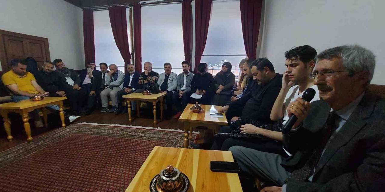 Tarihi Konakta Necip Fazıl Şiirleri Okudular