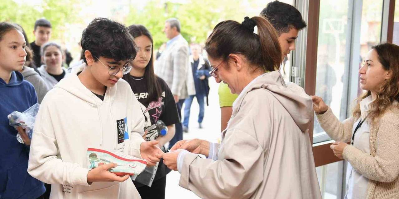 Öğrencilerin Lgs Sınav Heyecanı Başladı