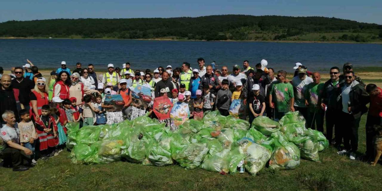 Ömerli Barajı’nda Yarım Saatte 30 Torba Çöp Toplandı