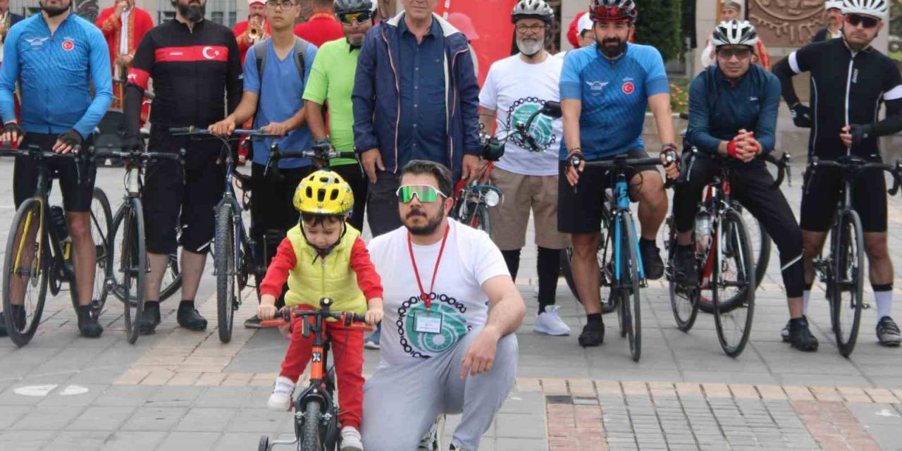 Şehit Ve Gaziler İçin Pedal Çevirdiler
