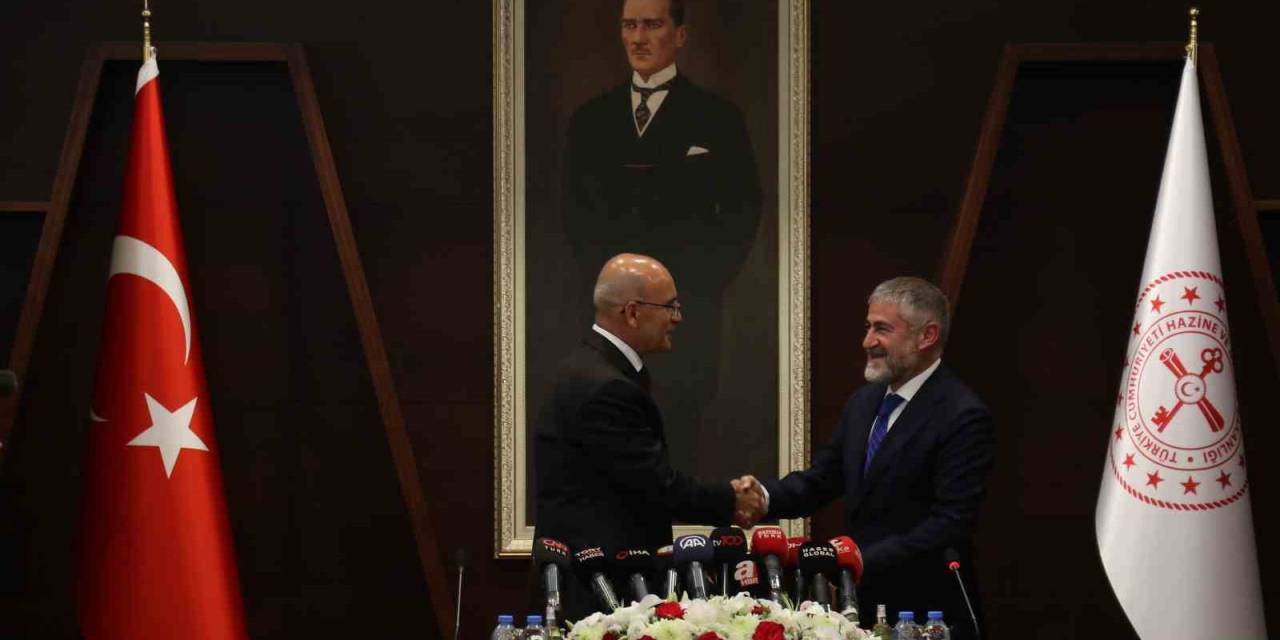 Hazine Ve Maliye Bakanlığında Devir Teslim Töreni