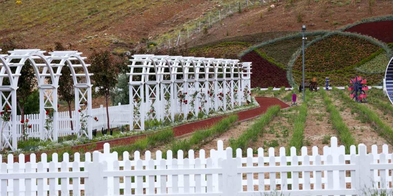 Meram Lavanta Bahçesi Ziyaretçilerini Ağırlamak İçin Gün Sayıyor