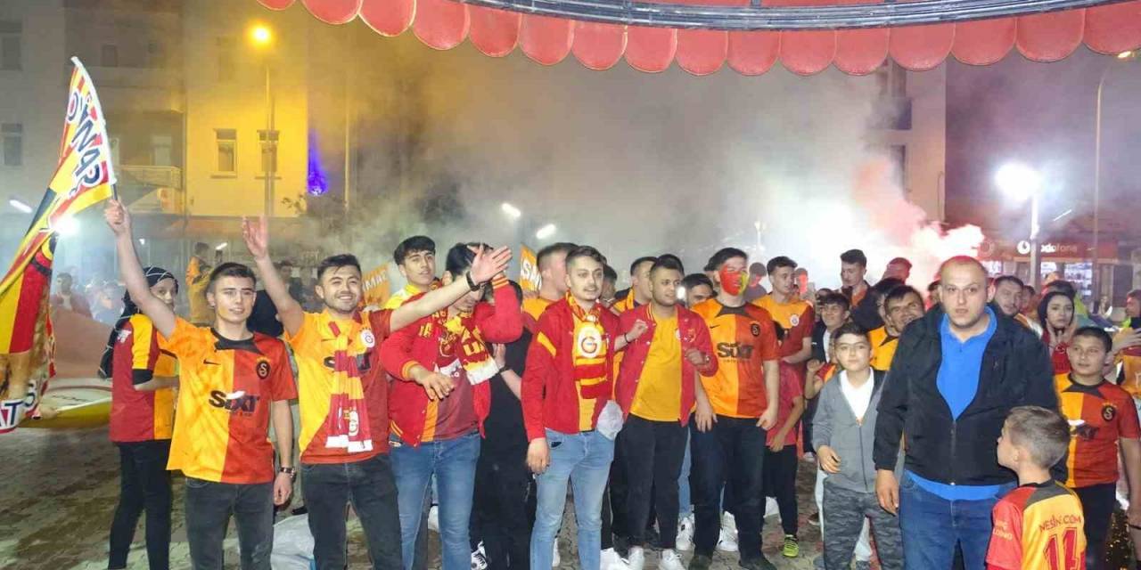 Hisarcık’ta Şampiyonluk Kutlaması