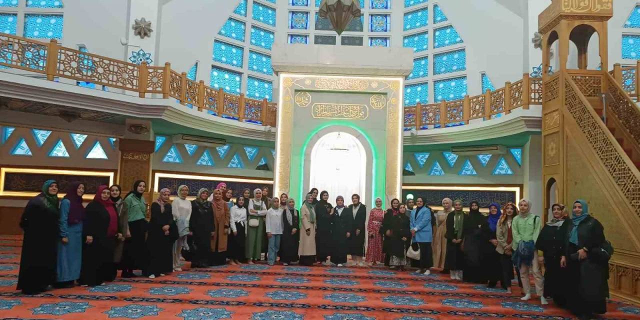 Öğrenciler Akçakoca’da Sabah Namazında Buluştu