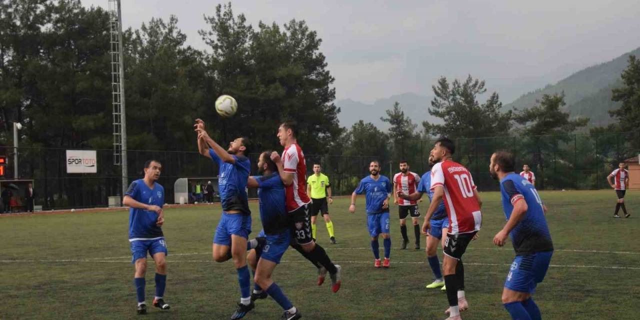 Şampiyon Mavi Siyahlar Fk Kupasını Aldı