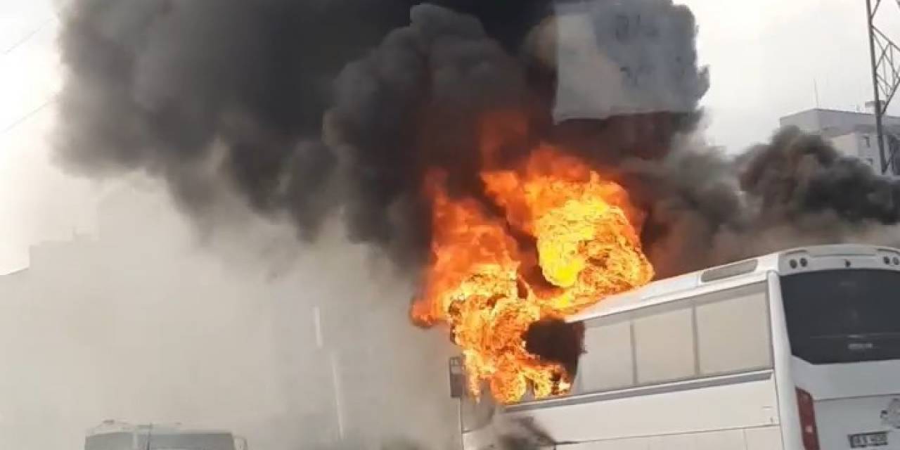 Bursa’da Servis Midibüsü Alev Alev Yandı